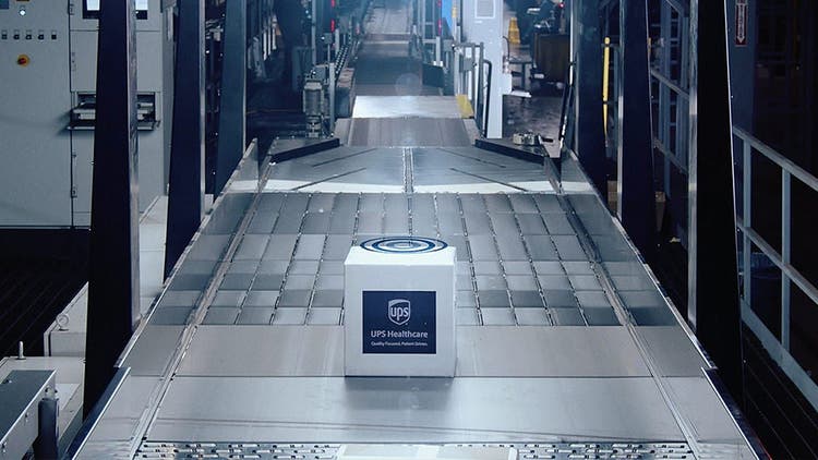 package moving on conveyor belt